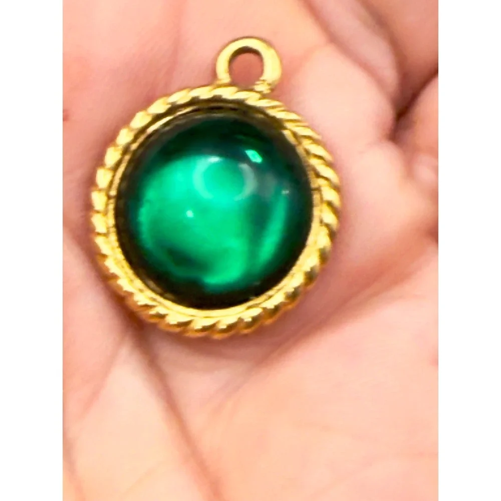 Gold Tone Green Cabochon Pendant Rope Twist Border Round Charm 0.75